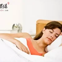 夏季适当晚睡早起