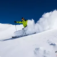 滑雪是尤其适合冬季运动的项目
