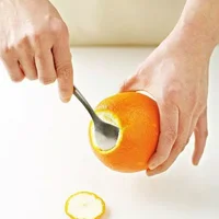 橙子怎么剥皮？橙子剥皮方法，怎样给橙子去皮妙招