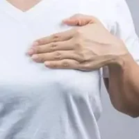 积乳囊肿有哪些症状？积乳囊肿是怎么形成的？