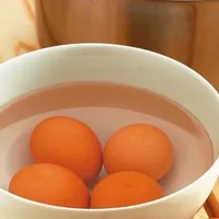 鸡蛋皮怎么去？巧剥鸡蛋皮方法，怎样给鸡蛋去皮妙招