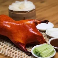 烧鸭跟烤鸭哪一个好吃？北京烤鸭和广东烧鸭的吃法