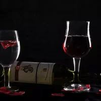 洋葱泡红酒的功效-洋葱泡红酒的饮用方法