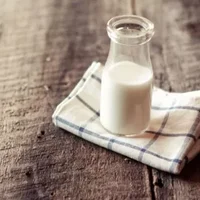 如何避免喝牛奶长痘痘？为什么喝纯牛奶会长痘痘呢？