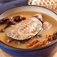 圆肉甲鱼汤：疏肝补肝，补肾养阴