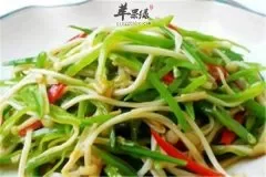 金针菇拌荷兰豆——补钙促进食欲