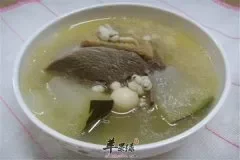 薄荷叶鸭子汤——清热解毒利咽喉