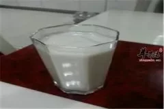 杏仁牛奶汁——止咳平喘润肠通便