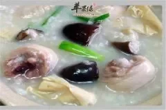 砂锅鸡煲粥——促进消化预防胃寒