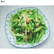 虾米炝芹菜——补充蛋白质和铁元素