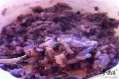 紫米芝麻粥——健脾止泻明目补肝
