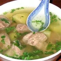 草果羊肉汤：健脾温中，和胃消胀