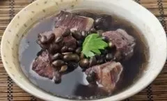 黑豆排骨汤