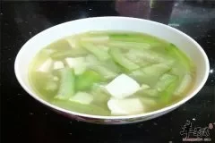 丝瓜豆腐汤——活血通络调经补血
