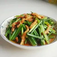 韭菜花炒肉丝