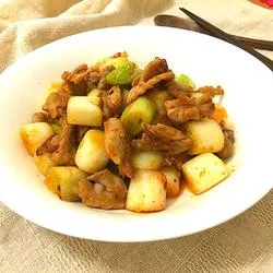 葱段炒鸡脖肉