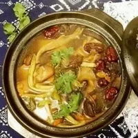 红枣枸杞野蘑菇老母鸡汤