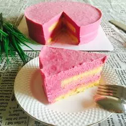 火龙果慕斯蛋糕
