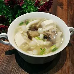 菌菇豆腐汤