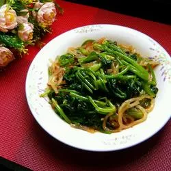 菠菜炒粉条