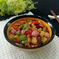 二蔬小炒肉丁