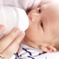 宝宝身上长癣怎么办,引起婴儿奶廯的病因