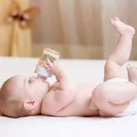 8个月婴儿断奶时不吃奶瓶什么原因,8个月婴儿断奶时不吃奶瓶怎么解决