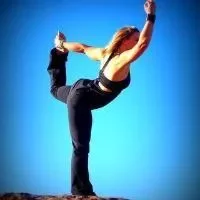 健身房里瑜伽热身活动有哪些,为你全方位诠释瑜伽