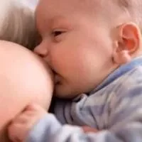 母乳喂养优点_母乳隆胸与母乳