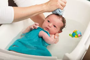 怎么治疗新生儿脑积水