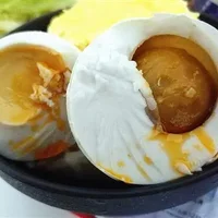 咸鸭蛋蛋黄流的“油”是什么？如何腌制流油的咸鸭蛋？