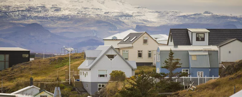 摄图网_501842977_冰岛斯奈菲尔斯斯斯泰基什奥尔穆尔村的房屋（企业商用）_副本.jpg