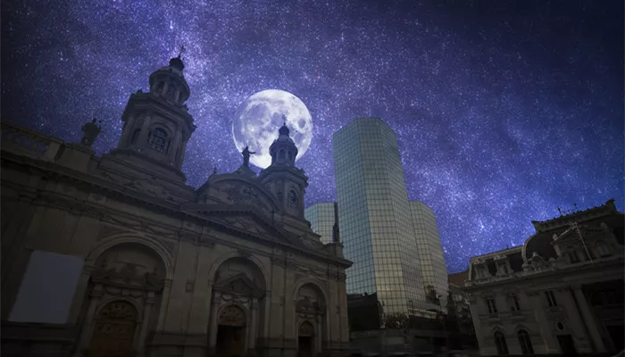 摄图网_300140520_banner_智利地亚哥广场夜晚,星空月亮照耀着地亚哥,智利（企业商用）_副本.jpg