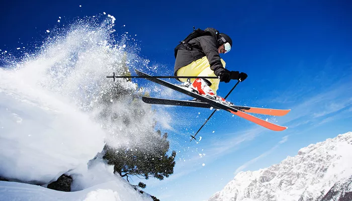 _男子 滑雪 运动员 _700.jpg