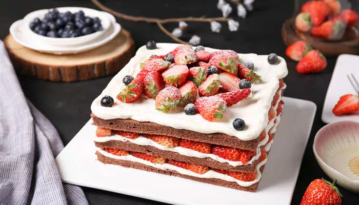 蛋糕草莓700.jpg