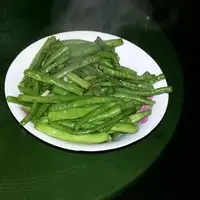 大蒜炒半熟四季豆