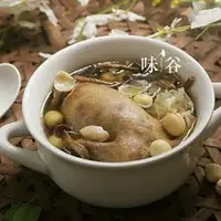 白莲茶树菇乳鸽汤