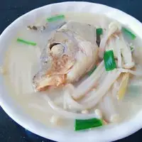 金针菇鱼头汤