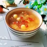银耳莲子石榴汤