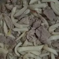 鸡腿菇炒瘦肉