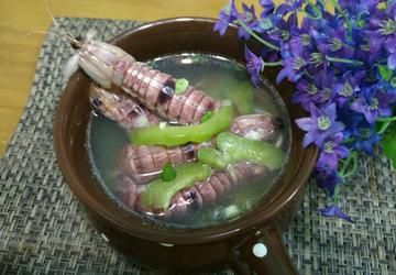 濑尿虾苦瓜汤