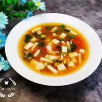 西红柿白玉菇豆腐汤