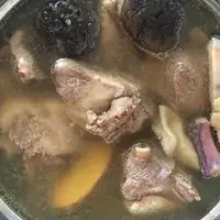 香菇墨鱼干鸭肉汤
