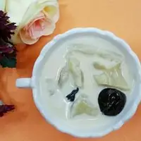 花胶炖牛奶甜品