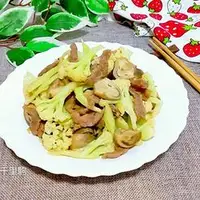 肉丝草菇炒花菜