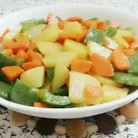 甜椒胡萝卜焖土豆