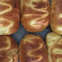 烤面包：萍果馅面包。
