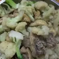 椰菜花炒肉
