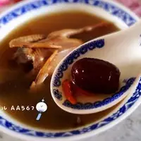 红枣枸杞乳鸽汤