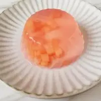 粉粉的水蜜桃果